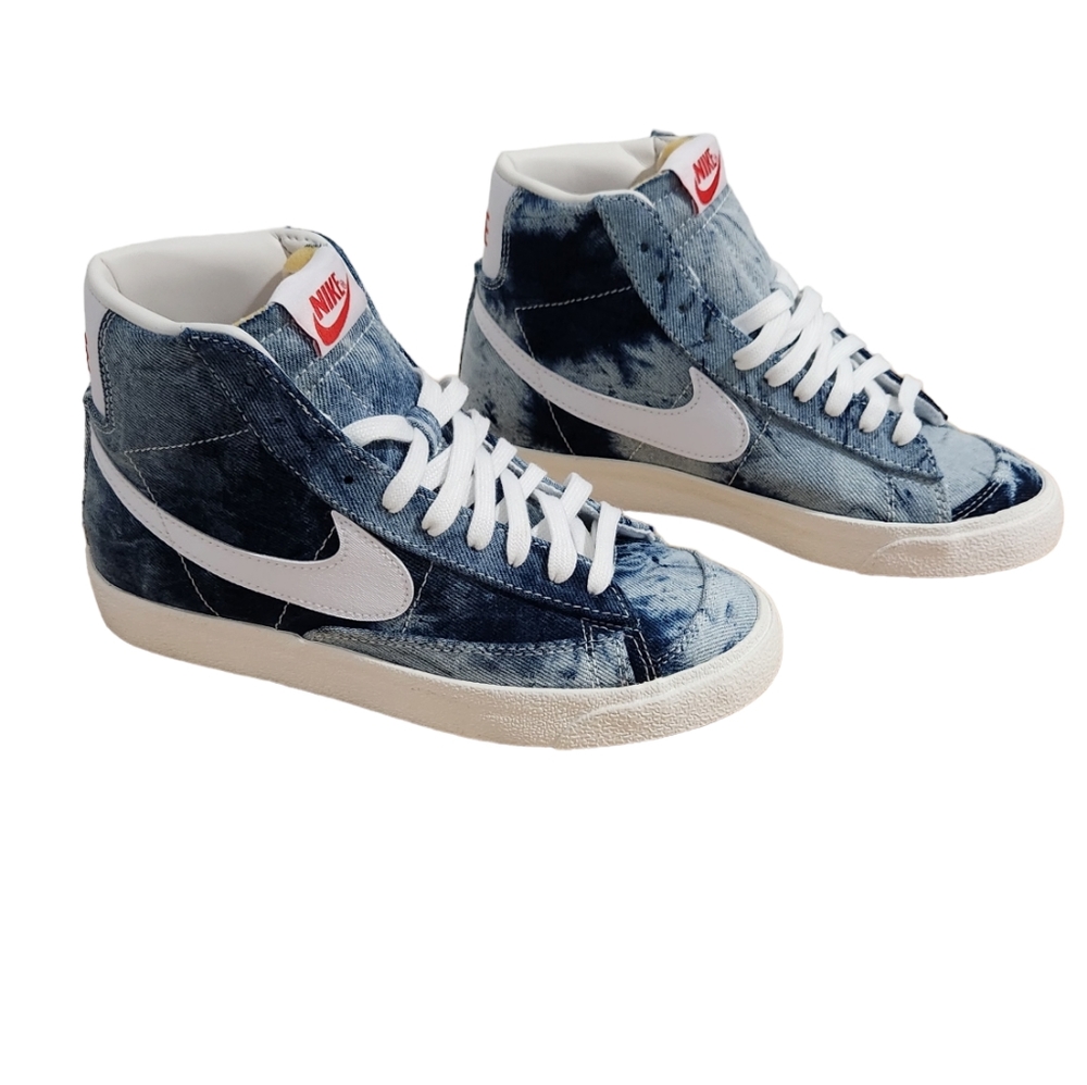 Nike Women's Blazer Mid '77